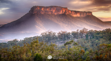 Pantoneys Crown at sunset Capertee Valley