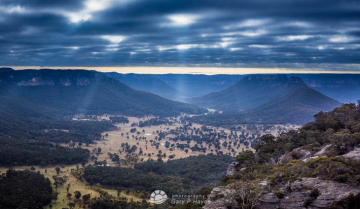 Wolgan-Valley-Holes